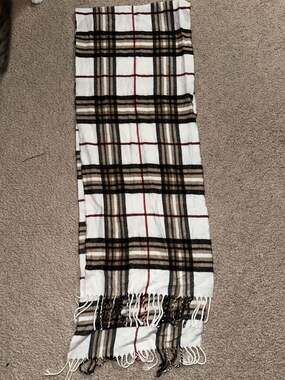 V Fraas Cashmink Ivory Plaid Scarf with Fringe